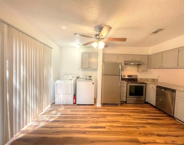 1034 Mckinley Street - Photo Thumbnail 11