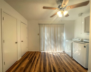 1034 Mckinley Street - Photo Thumbnail 8