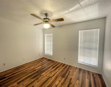 1034 Mckinley Street - Photo Thumbnail 18