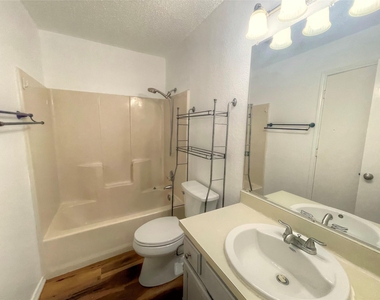 1034 Mckinley Street - Photo Thumbnail 14