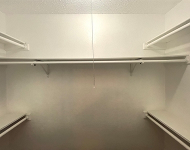 1034 Mckinley Street - Photo Thumbnail 16