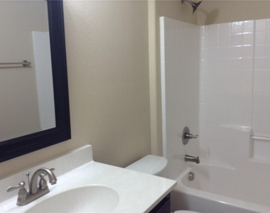 12100 Vista Oak Boulevard - Photo Thumbnail 8