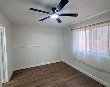 4501 Princeton Drive - Photo Thumbnail 9