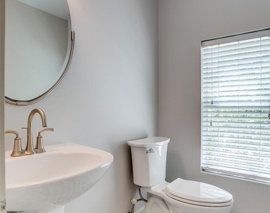 3824 Brown Street - Photo Thumbnail 12