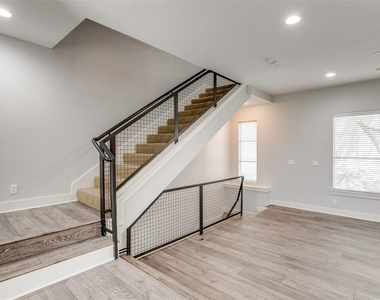 3824 Brown Street - Photo Thumbnail 10
