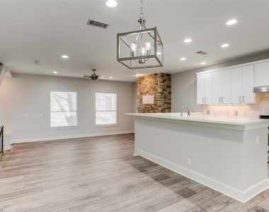 3824 Brown Street - Photo Thumbnail 6