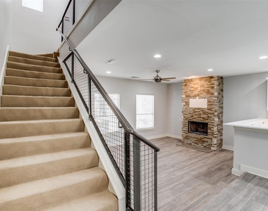 3824 Brown Street - Photo Thumbnail 9