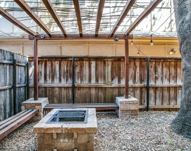3824 Brown Street - Photo Thumbnail 22