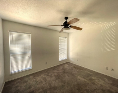 1032 Mckinley Street - Photo Thumbnail 11