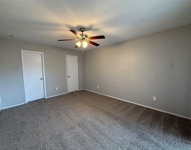 1407 La Fonda Drive - Photo Thumbnail 15