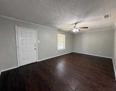1407 La Fonda Drive - Photo Thumbnail 3
