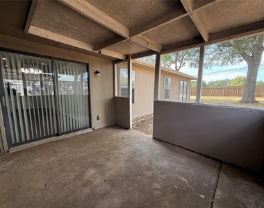 1407 La Fonda Drive - Photo Thumbnail 20