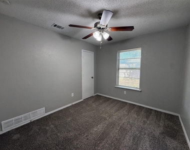 1407 La Fonda Drive - Photo Thumbnail 11