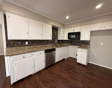 1407 La Fonda Drive - Photo Thumbnail 7