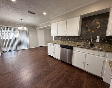 1407 La Fonda Drive - Photo Thumbnail 8