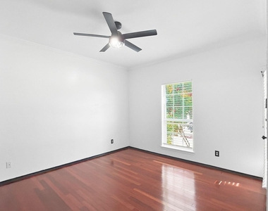 1700 Amelia Court - Photo Thumbnail 16