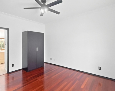 1700 Amelia Court - Photo Thumbnail 18