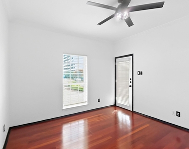 1700 Amelia Court - Photo Thumbnail 17