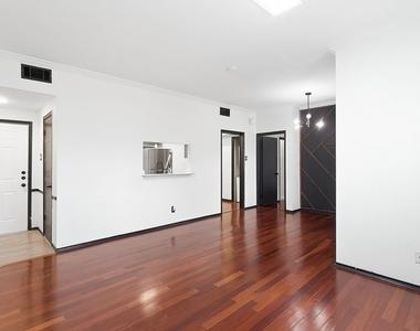 1700 Amelia Court - Photo Thumbnail 5