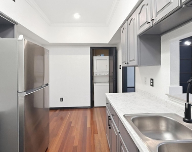 1700 Amelia Court - Photo Thumbnail 13