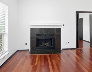 1700 Amelia Court - Photo Thumbnail 2