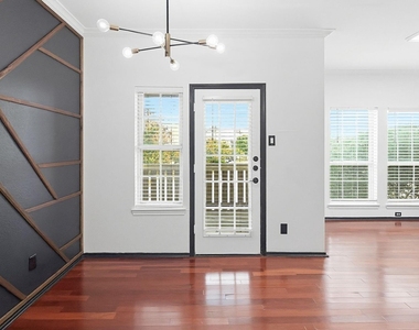 1700 Amelia Court - Photo Thumbnail 7