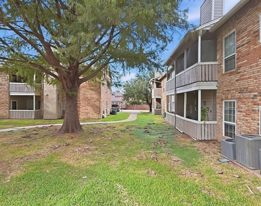 1700 Amelia Court - Photo Thumbnail 31