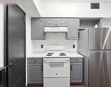 1700 Amelia Court - Photo Thumbnail 12
