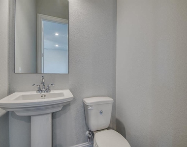 2429 Merriweather Lane - Photo Thumbnail 13