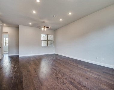 2429 Merriweather Lane - Photo Thumbnail 6