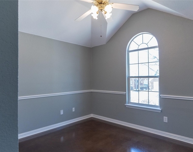 830 Brittany Way - Photo Thumbnail 16