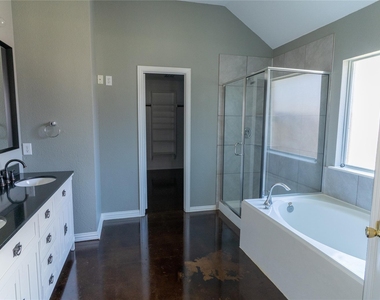 830 Brittany Way - Photo Thumbnail 11