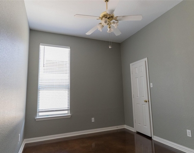 830 Brittany Way - Photo Thumbnail 21