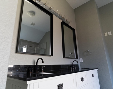 830 Brittany Way - Photo Thumbnail 12