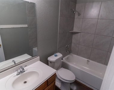 830 Brittany Way - Photo Thumbnail 18
