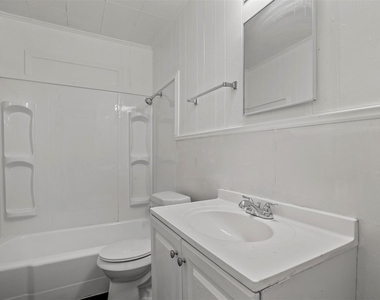 711 N Carroll Boulevard - Photo Thumbnail 15