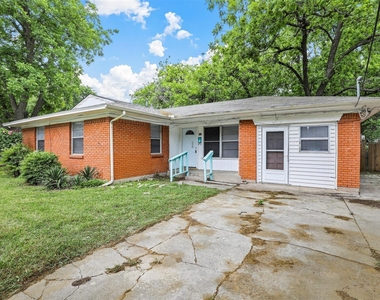 711 N Carroll Boulevard - Photo Thumbnail 17