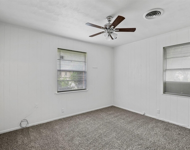711 N Carroll Boulevard - Photo Thumbnail 10