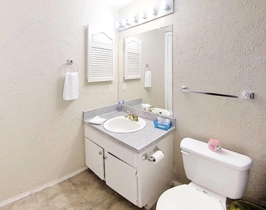 4040 Brown Street - Photo Thumbnail 5
