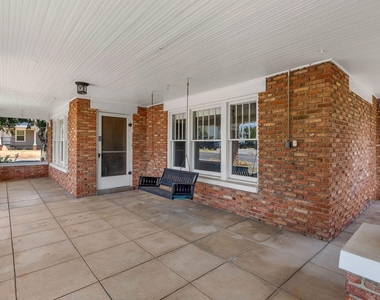 803 S Trinity Street - Photo Thumbnail 28