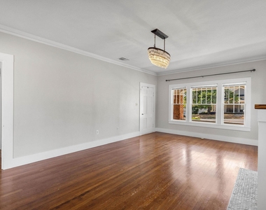 803 S Trinity Street - Photo Thumbnail 11