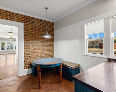 803 S Trinity Street - Photo Thumbnail 7
