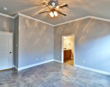 3812 Carrera Lane - Photo Thumbnail 24