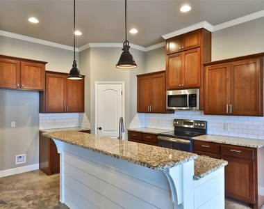 3812 Carrera Lane - Photo Thumbnail 16