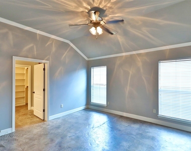 3812 Carrera Lane - Photo Thumbnail 23