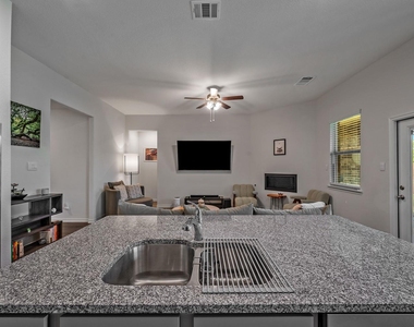 10505 Amarillo Lane - Photo Thumbnail 9