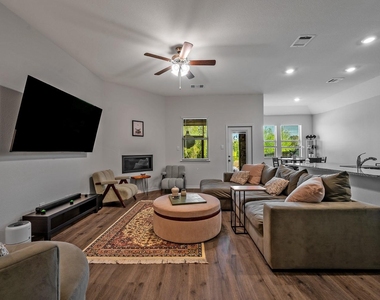 10505 Amarillo Lane - Photo Thumbnail 5