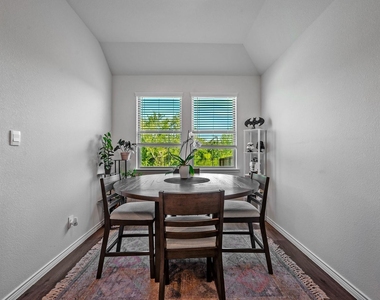 10505 Amarillo Lane - Photo Thumbnail 20