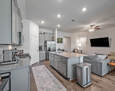 10505 Amarillo Lane - Photo Thumbnail 11