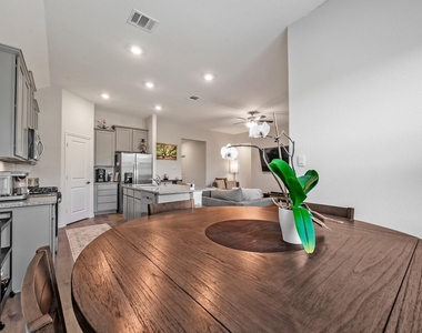 10505 Amarillo Lane - Photo Thumbnail 18